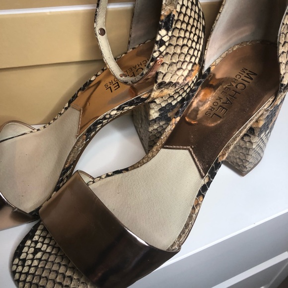 Michael Kors Sandalen High Heels in metallic pink with print - Picture 8 of 9